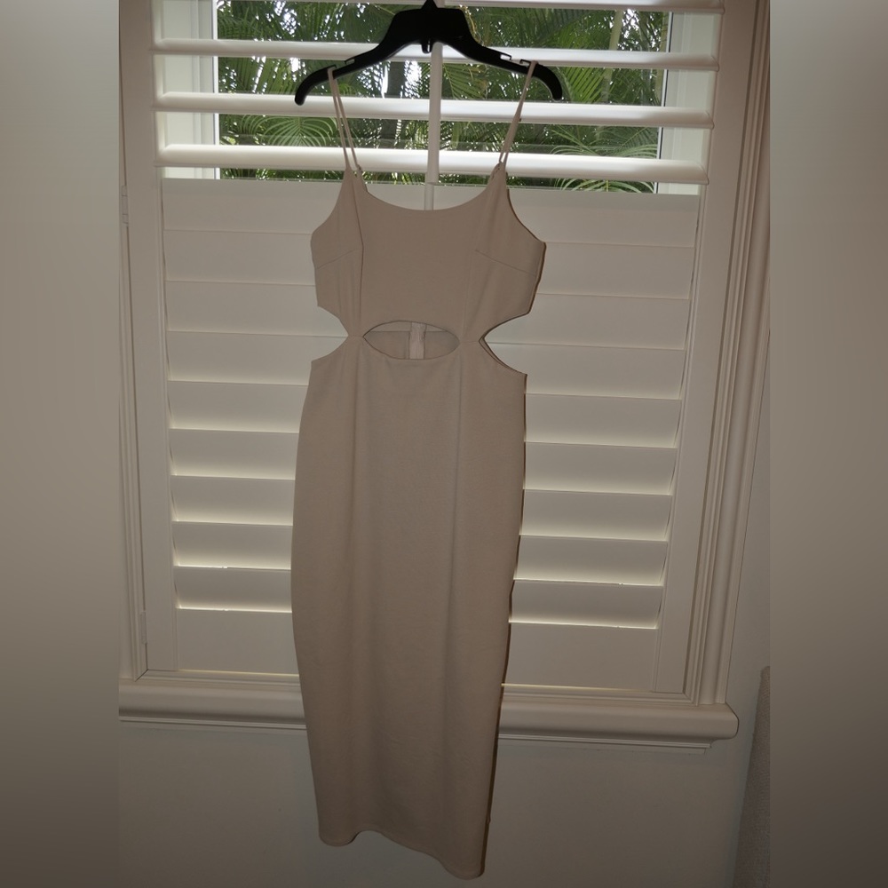 SEEK THE LABEL DRESS (beige)